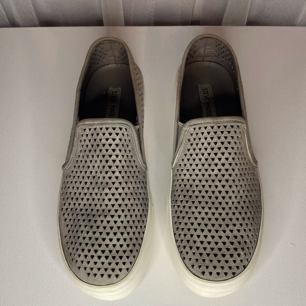 Steve Madden slip on shoes